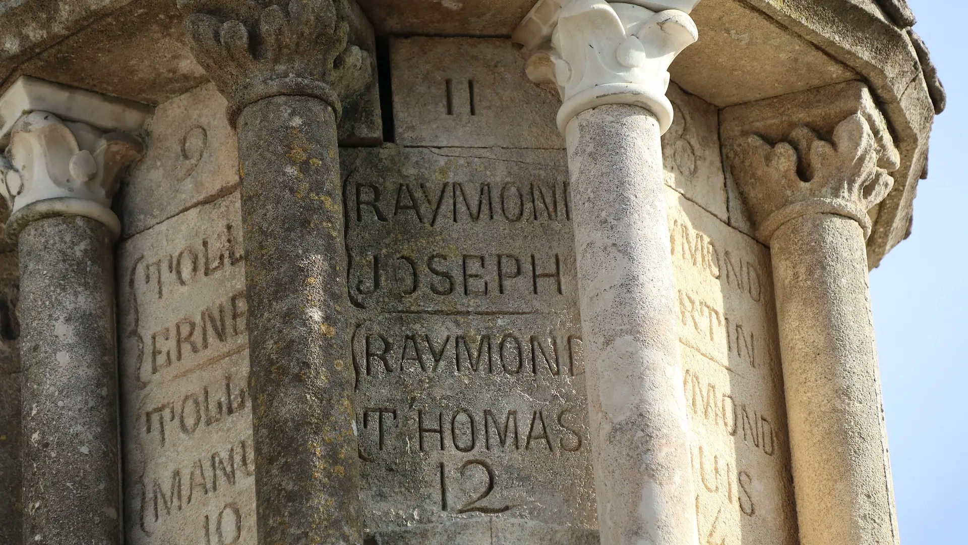 Raymond Joseph, Ramond Thomas 11-12 - L'énigmatique monument à Saint-Joseph de Gassin - https://gassin.eu