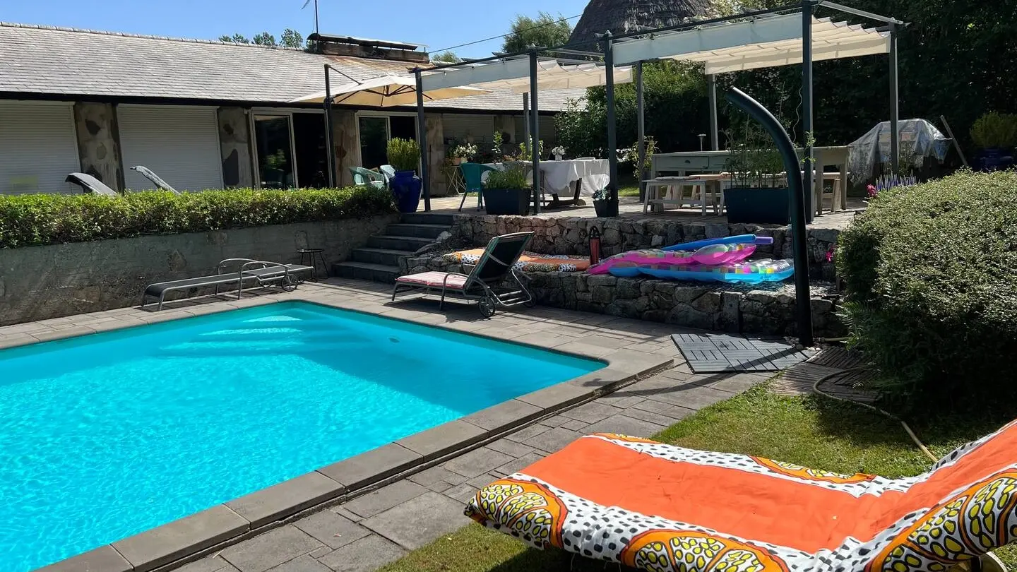 piscine partagée (10h-12h & 15h-18h)