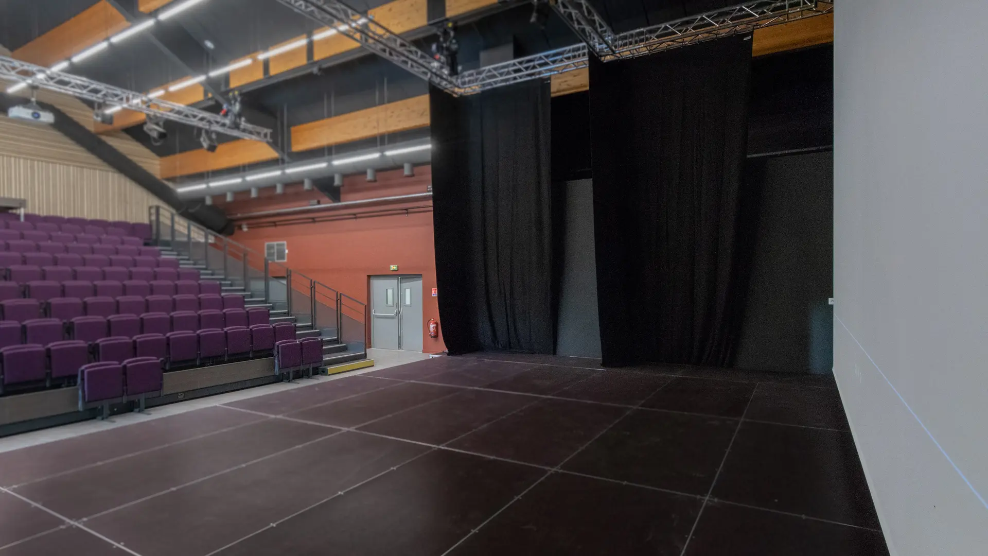 L'Autre Vallée - Les Nivéoles- Salle de l'Europe