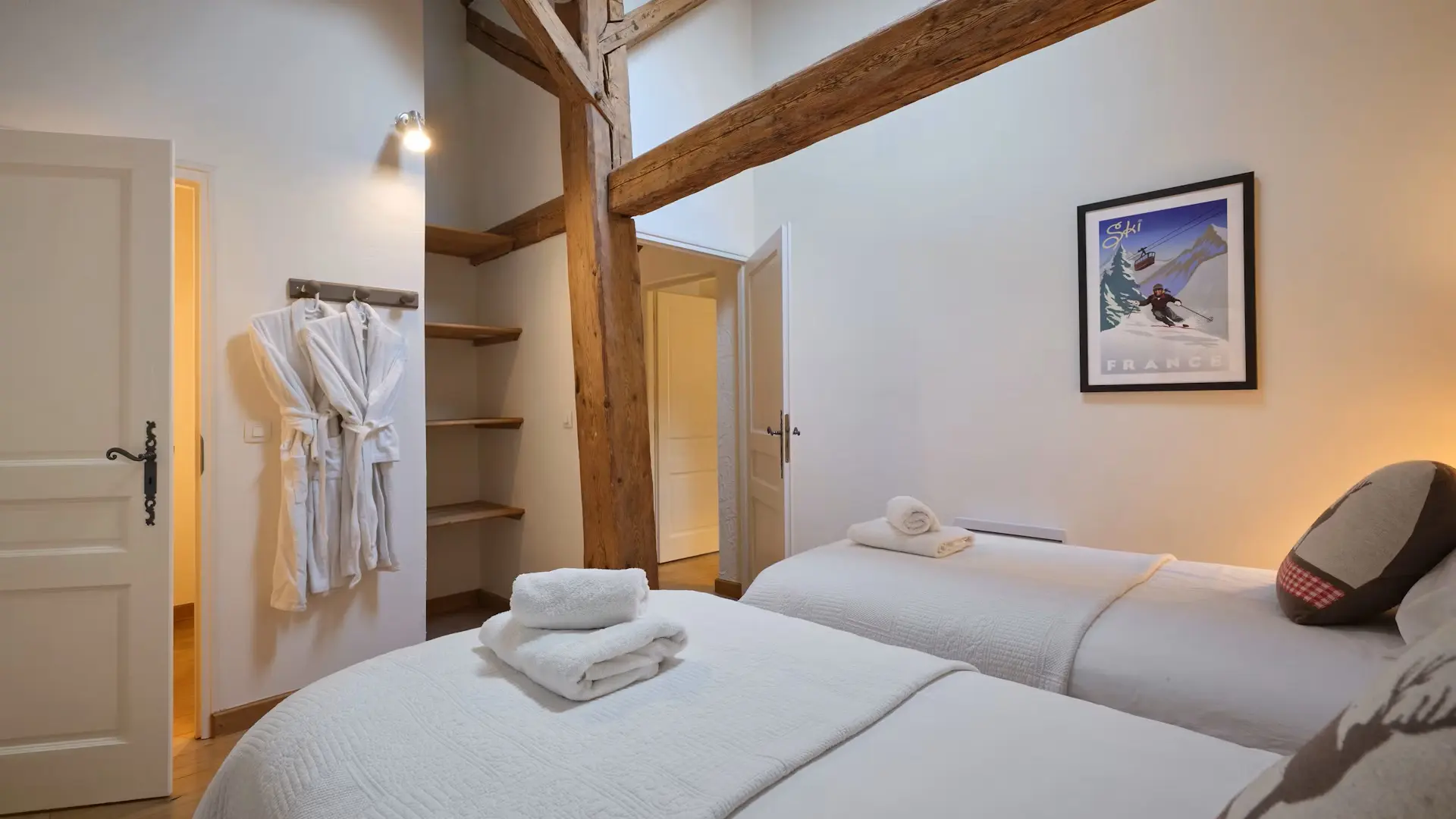 Chambre 5 avec 2 lits simples