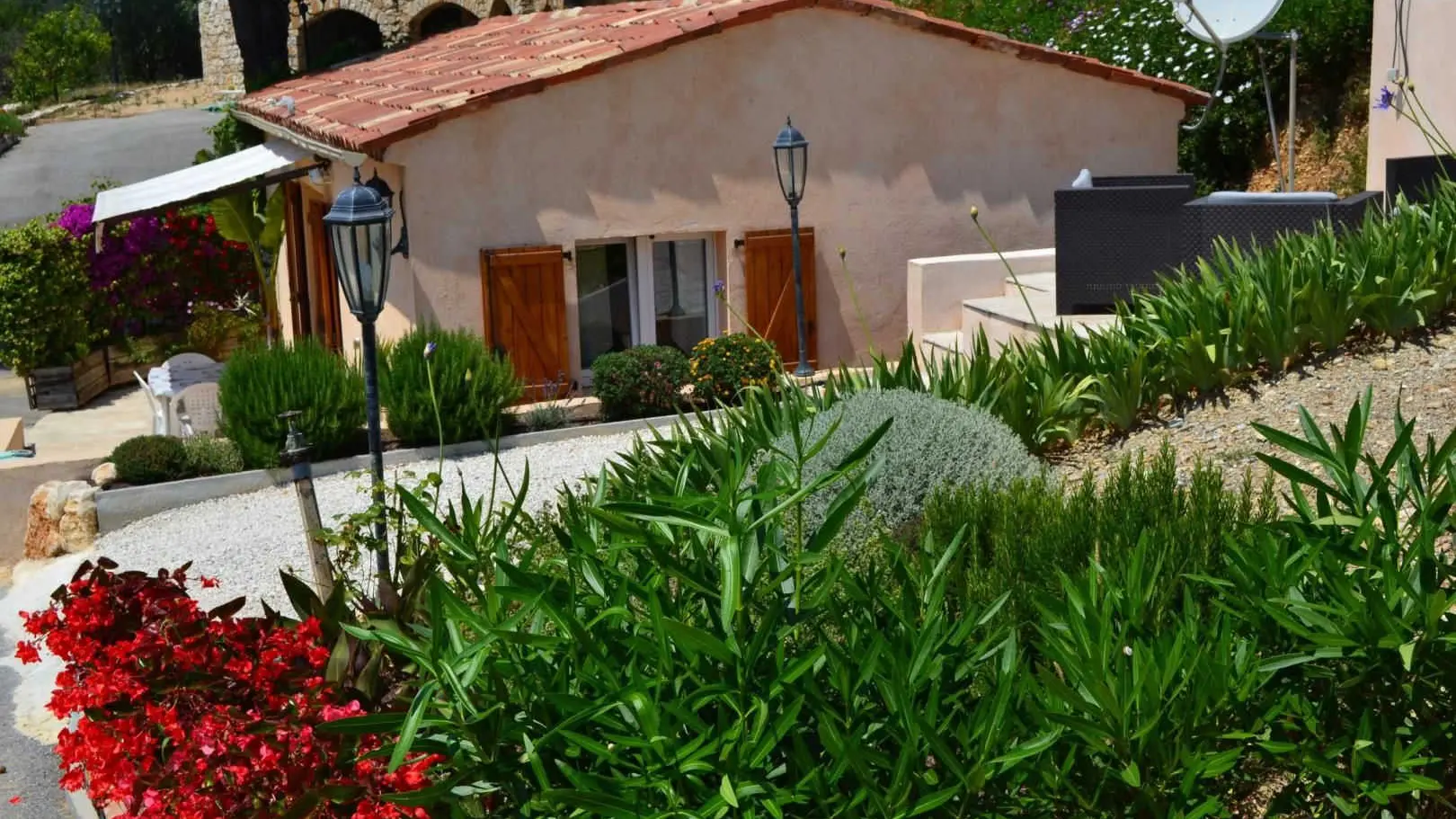 Gîte Petite Maison d'Amis-Abords-La Gaude-Gîtes de France Alpes-Maritimes