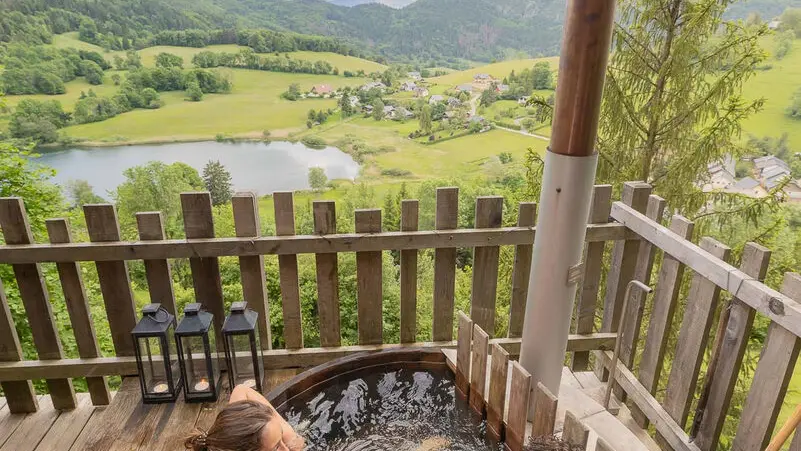 Là-Haut, cabanes perchées