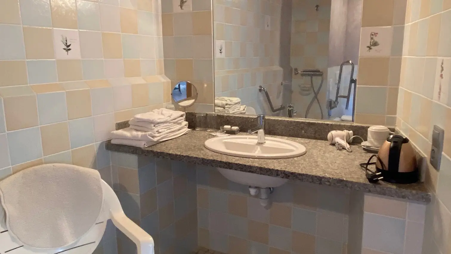 chambre Hirmentaz- SDB PMR