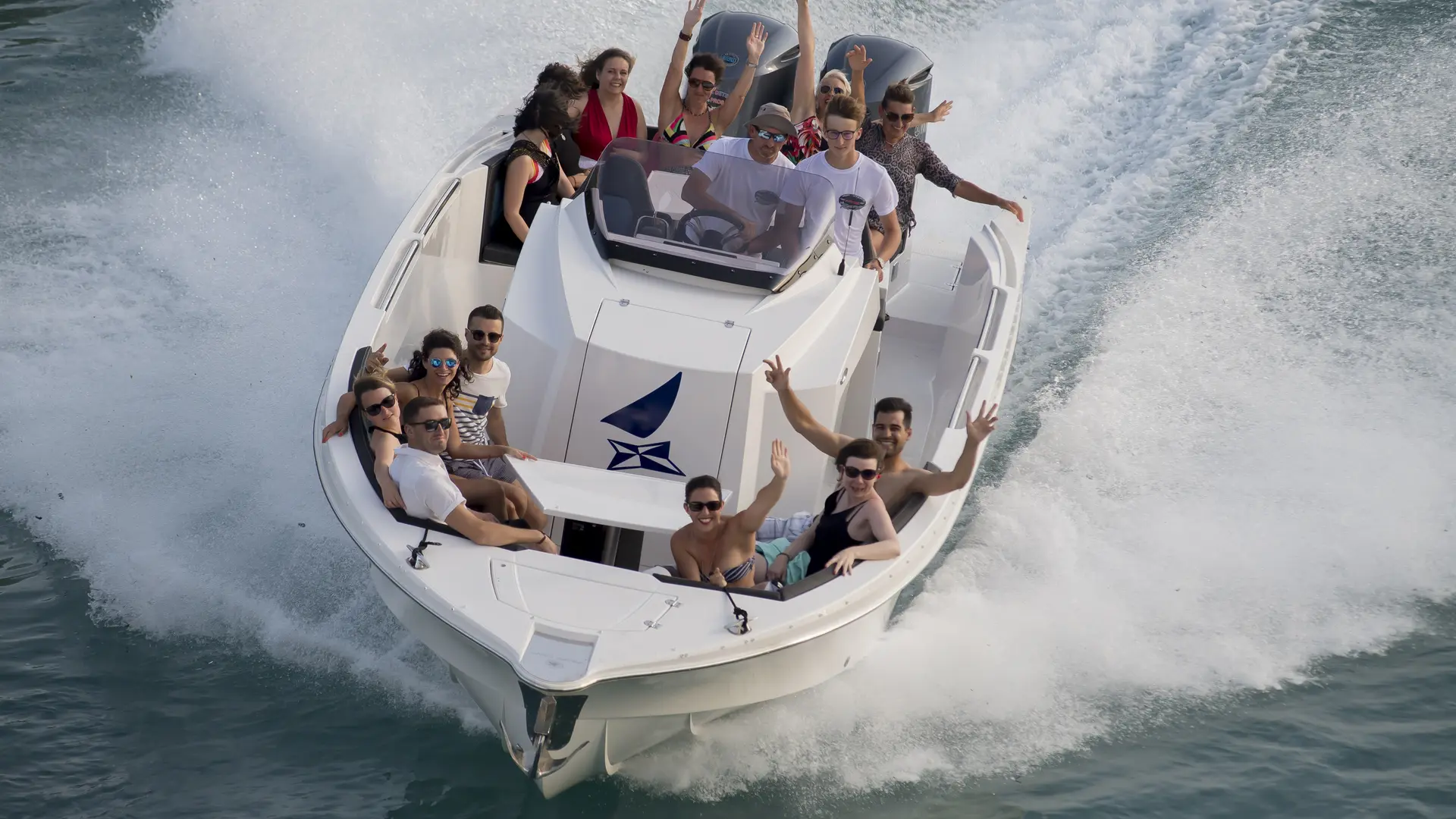 Aqua Détente Pros : Bateau Excursions, Balades SAVINES-LE-LAC