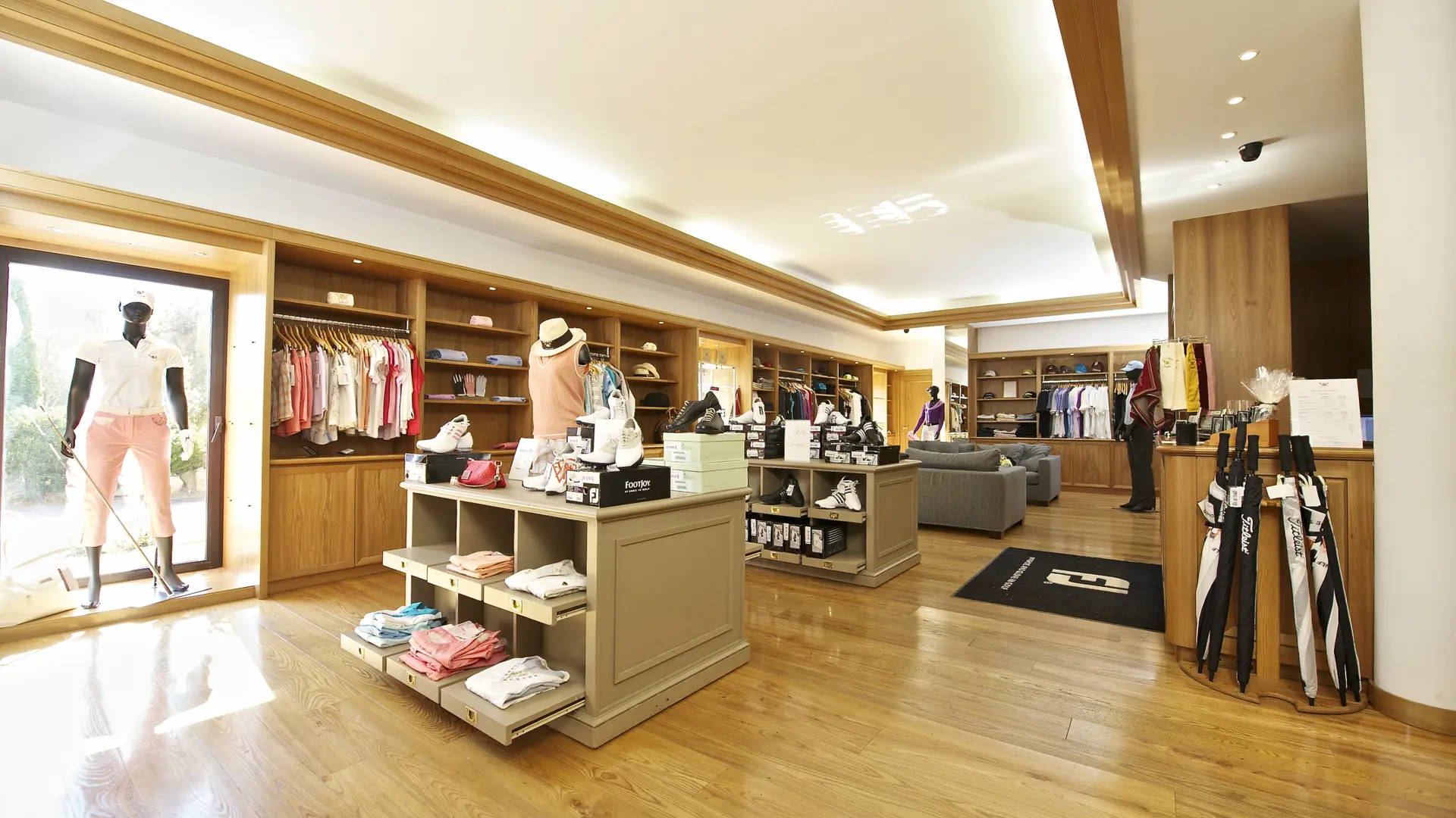 Golf course's boutique