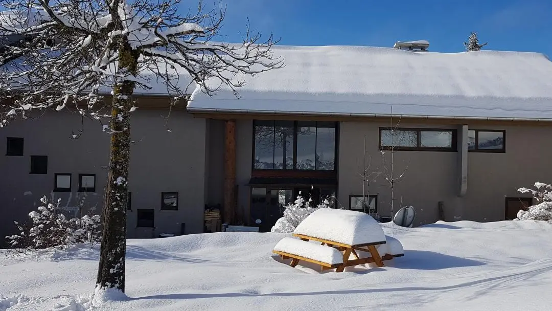 le gîte sous la neige