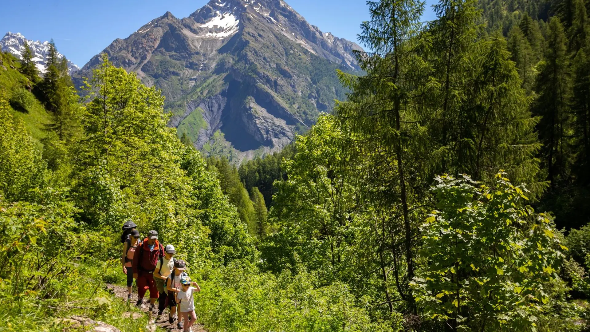 Montée au refuge du Tourond