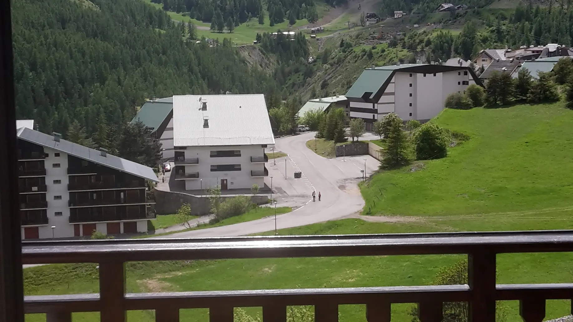 vue depuis le balcon l'été