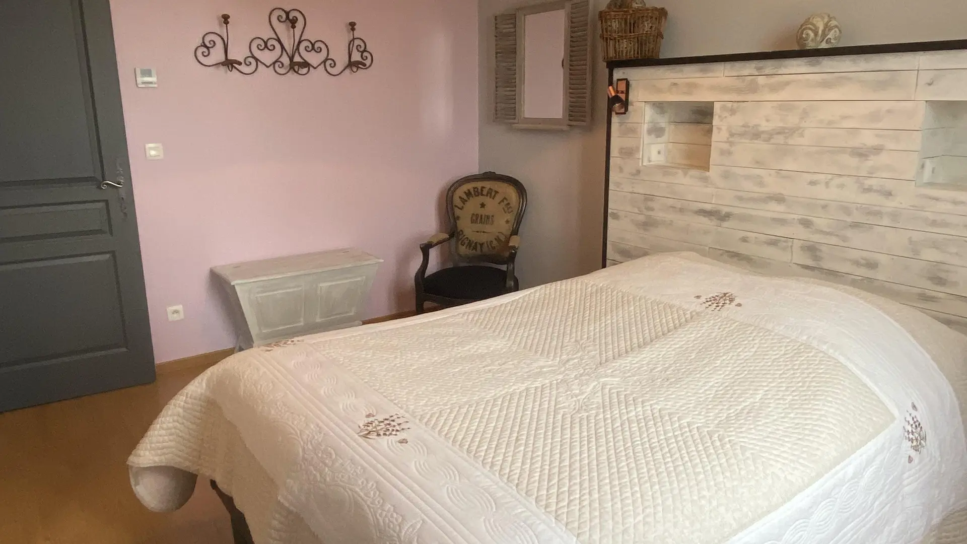 chambre Mr et Mrs lit 140cm