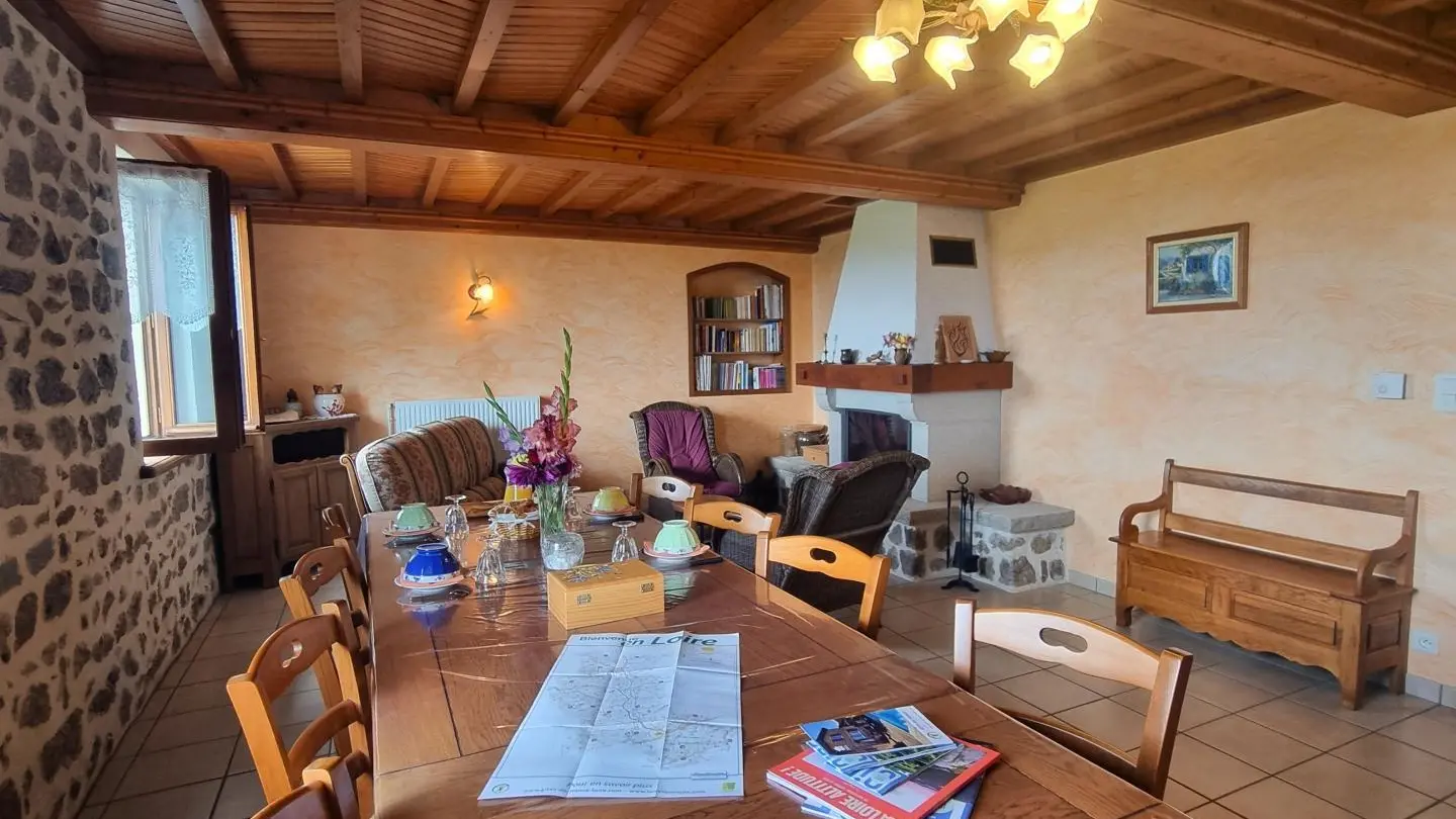 Pièce à vivre commune aux chambres d'hôtes.