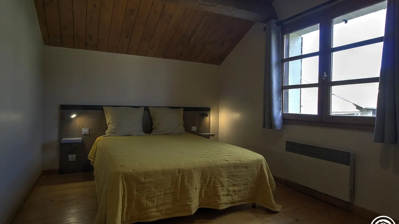 La chambre avec 1 lit 2 personnes