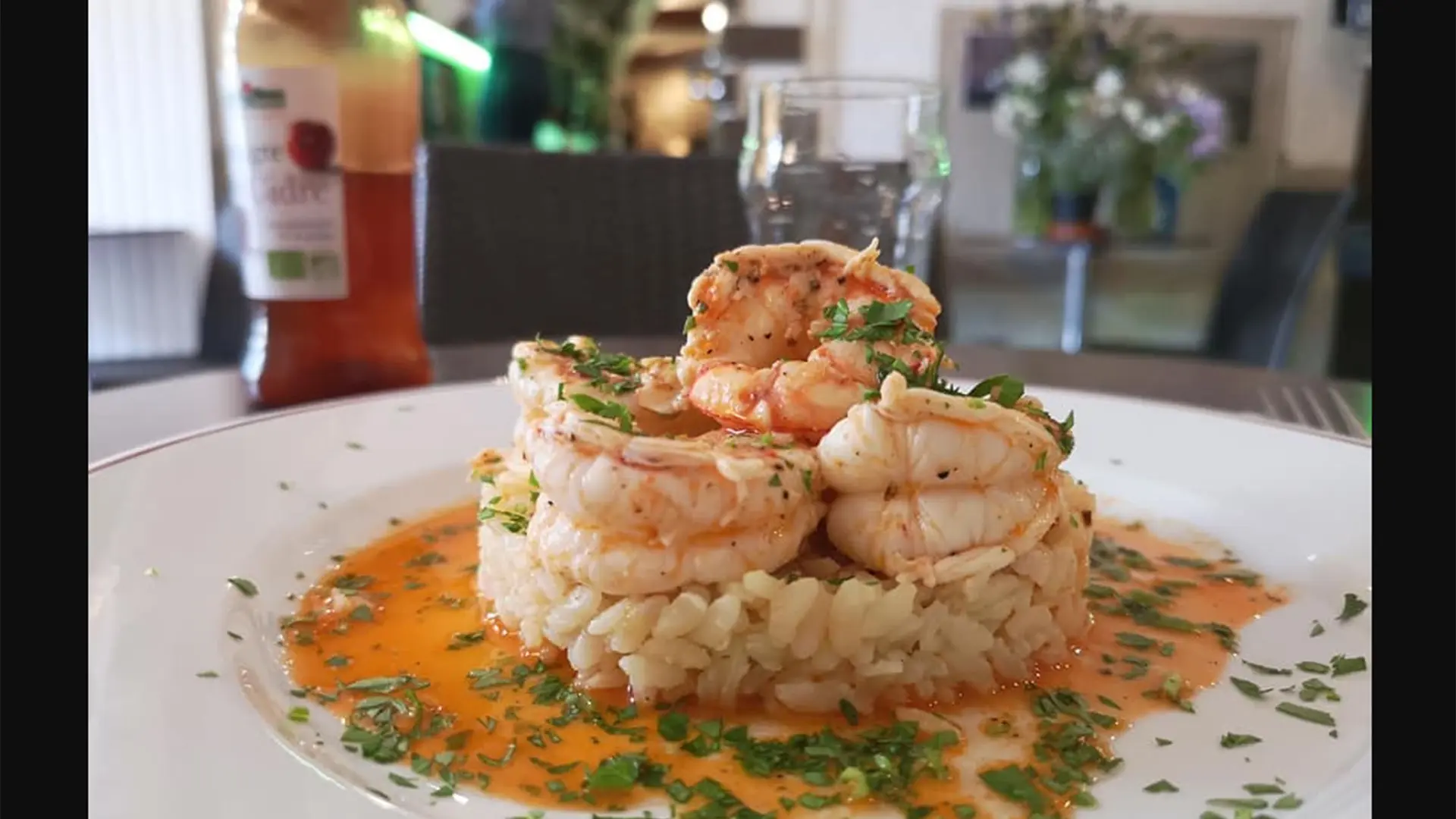 Crevettes sauvages et riz baldo de Vercelli