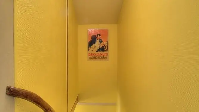 N'hésitez pas à demander à René l'origine de ce tableau ....