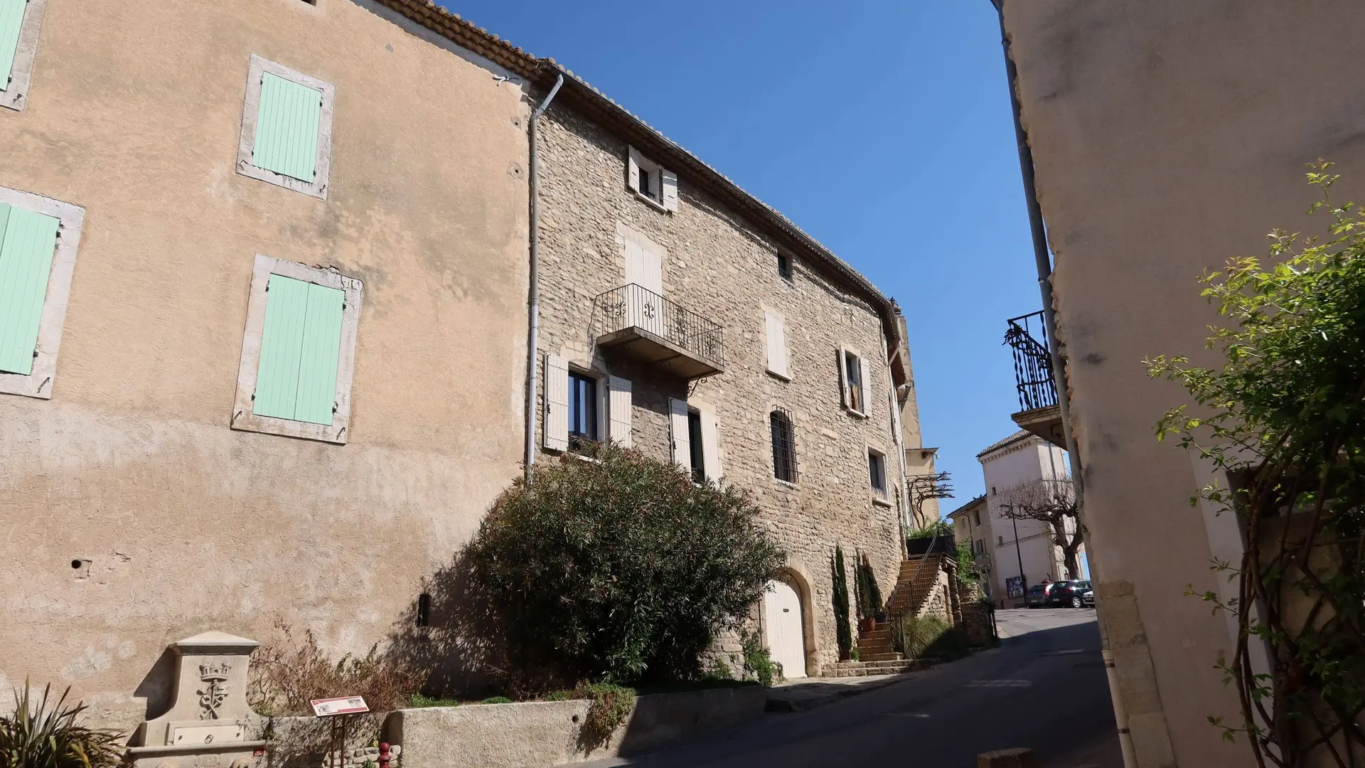 Rue de la République, Lagnes