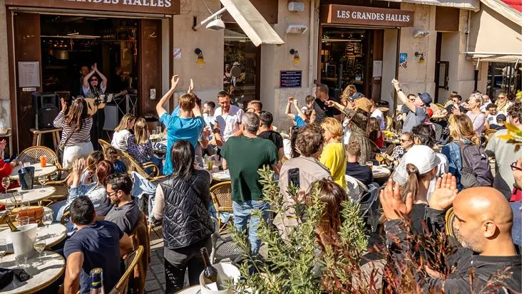 Terrasse des Grandes Halles du Vieux port