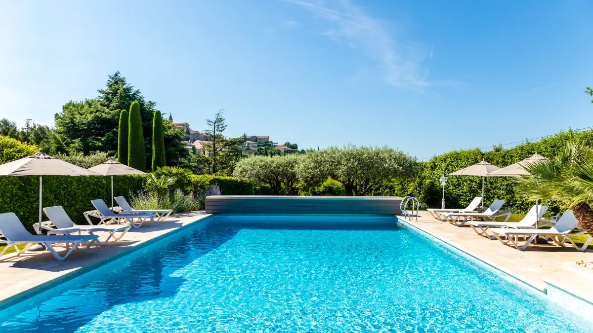 Crillon vue de la piscine