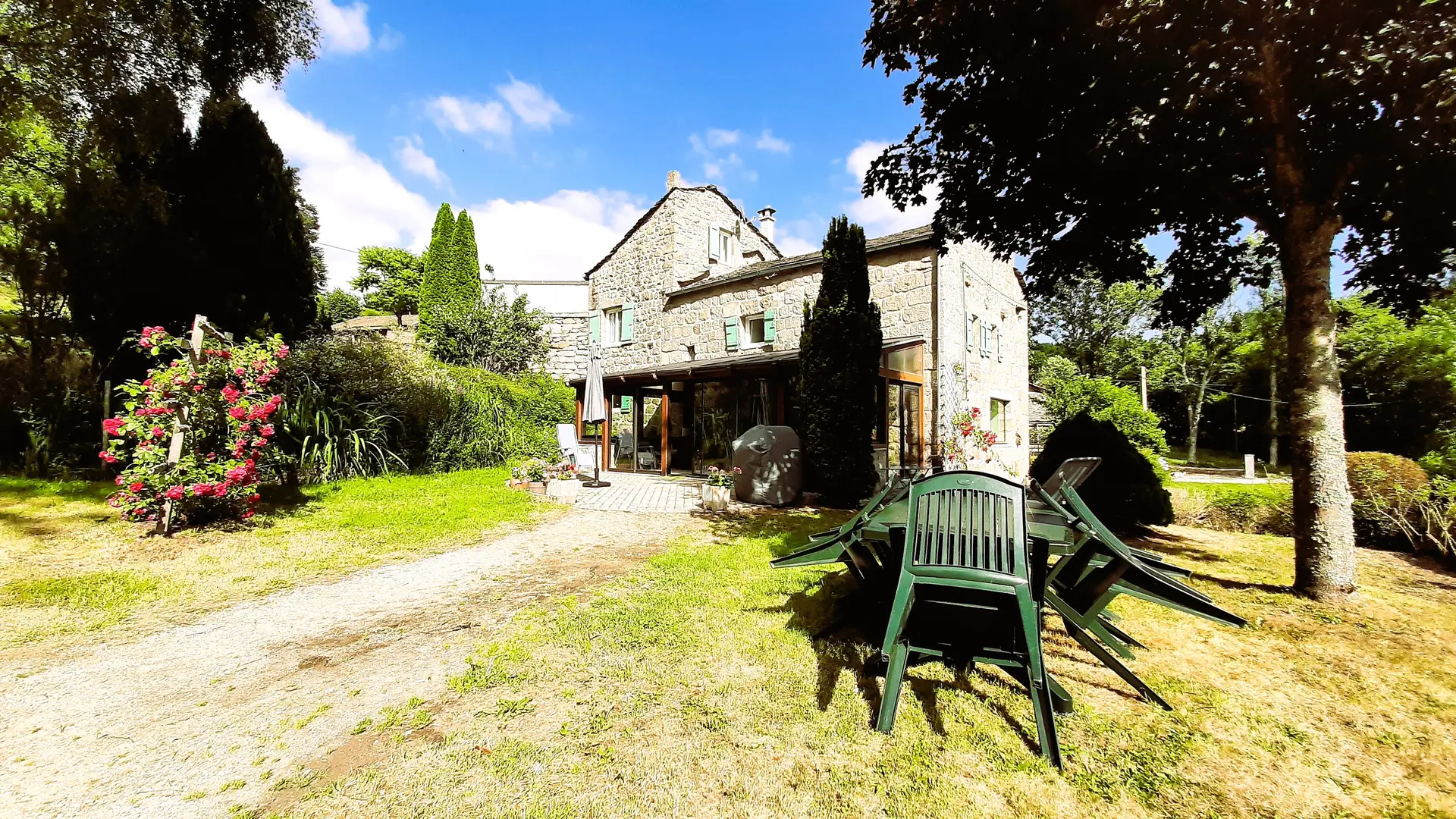 vue extérieure côté véranda