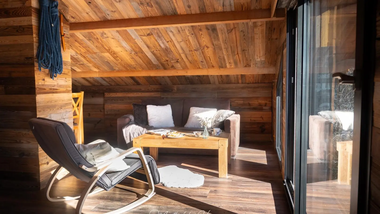 Espace salon Gîte La Sitelle - Belvédère - Gîtes de France Alpes-Maritimes