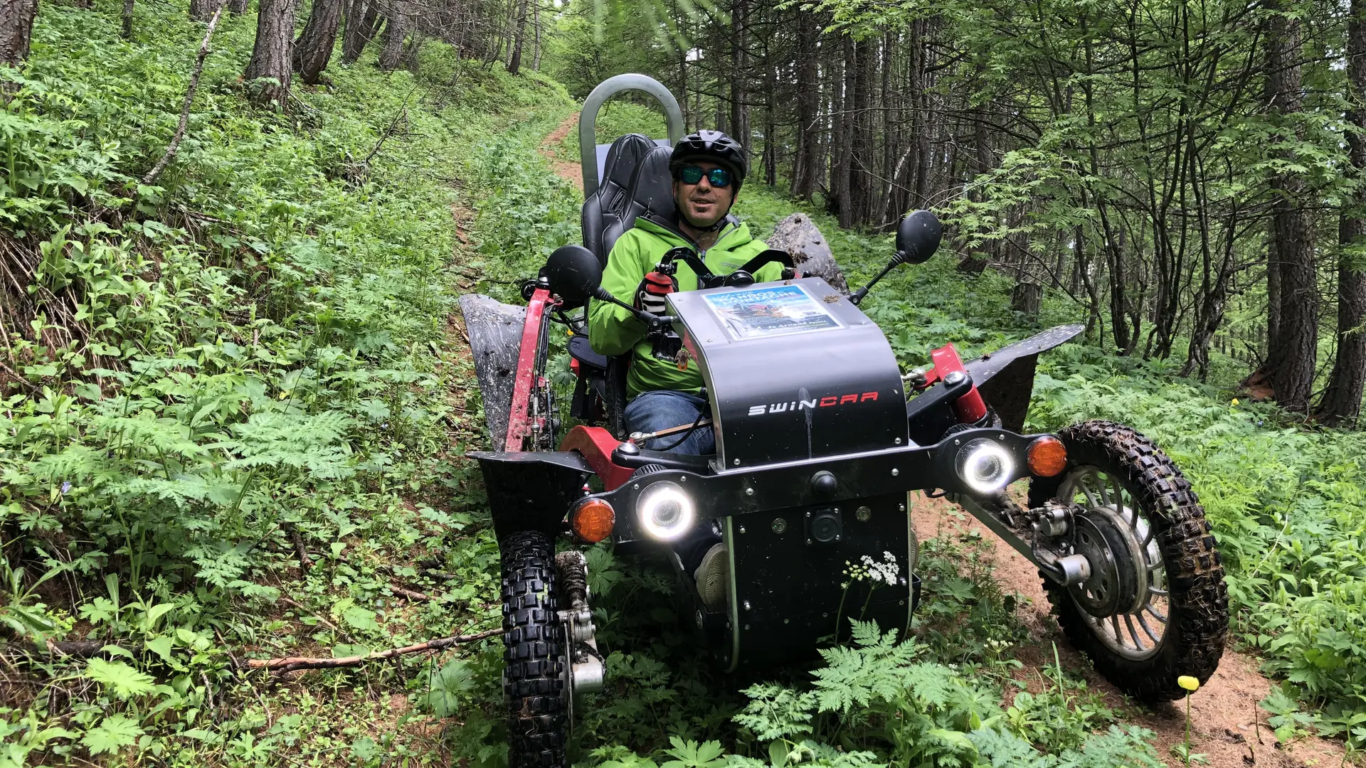 Chemin en forêt - Jo Arnaud Sports Swincar CRÉVOUX