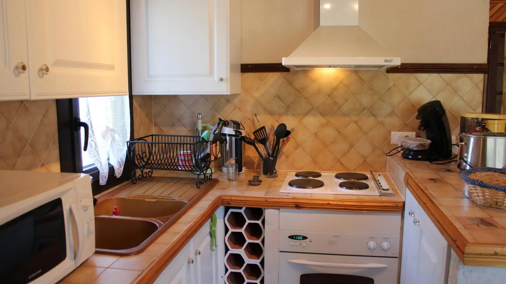 Gîte Chalet Serclet-Cuisine/Séjour-Saint-Étienne-de-Tinée-Gîtes de France des Alpes-Maritimes