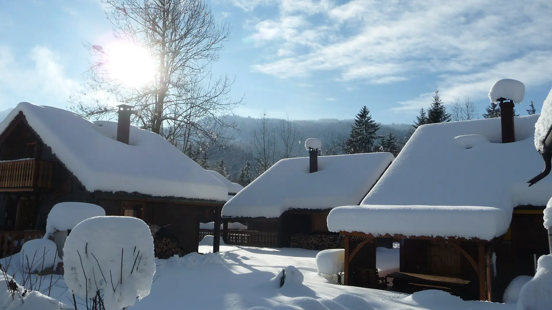 les chalet sous la neige