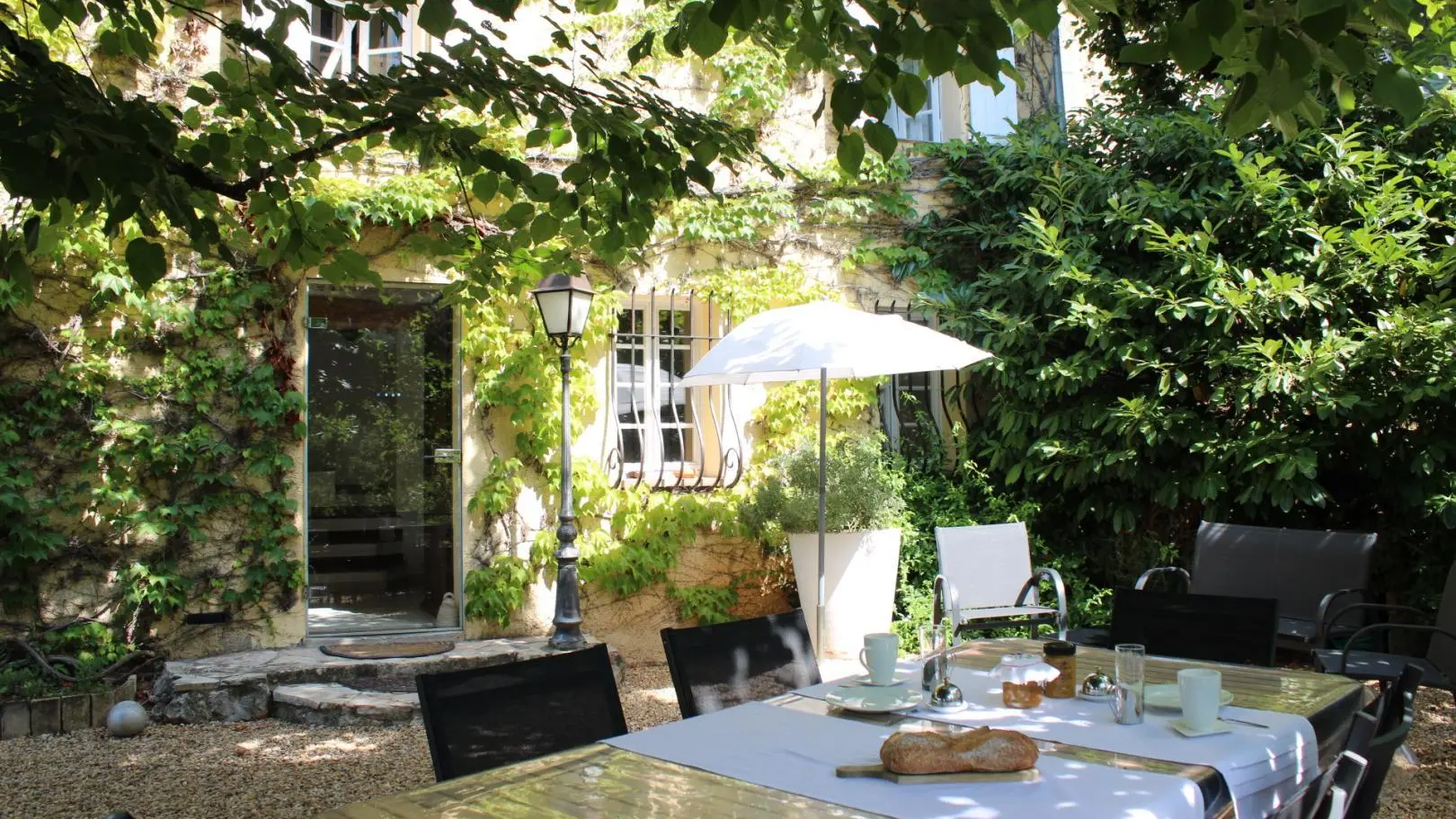 Terrasse - Le Mas du Pèlerin - Auribeau sur Siagne - Gîtes de France Alpes-Maritimes