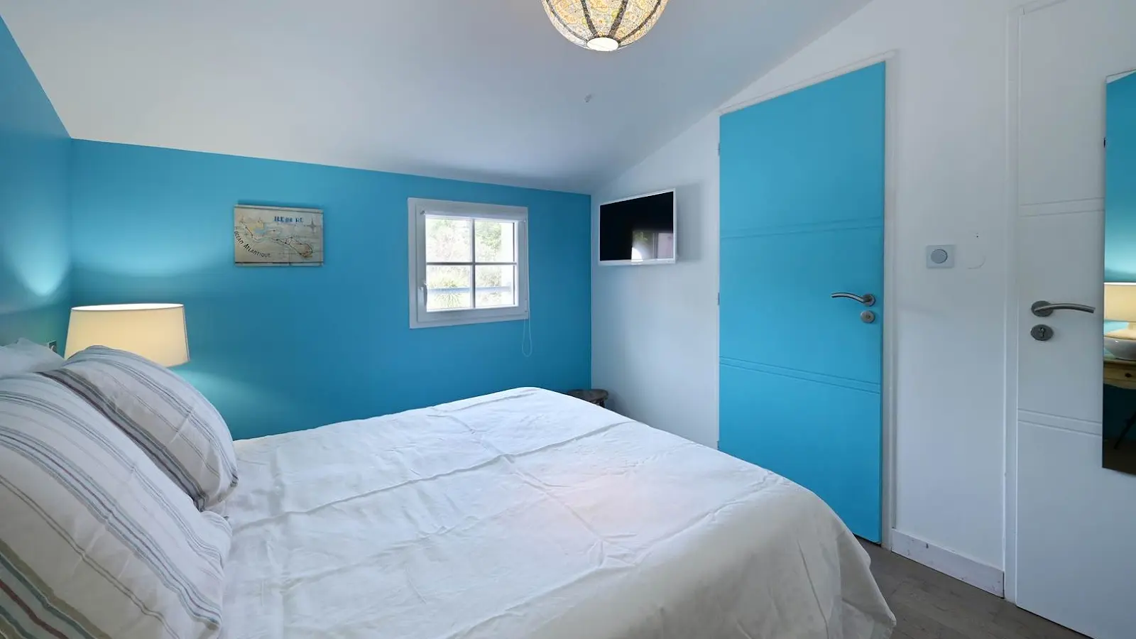 Chambre bleue à l'étage