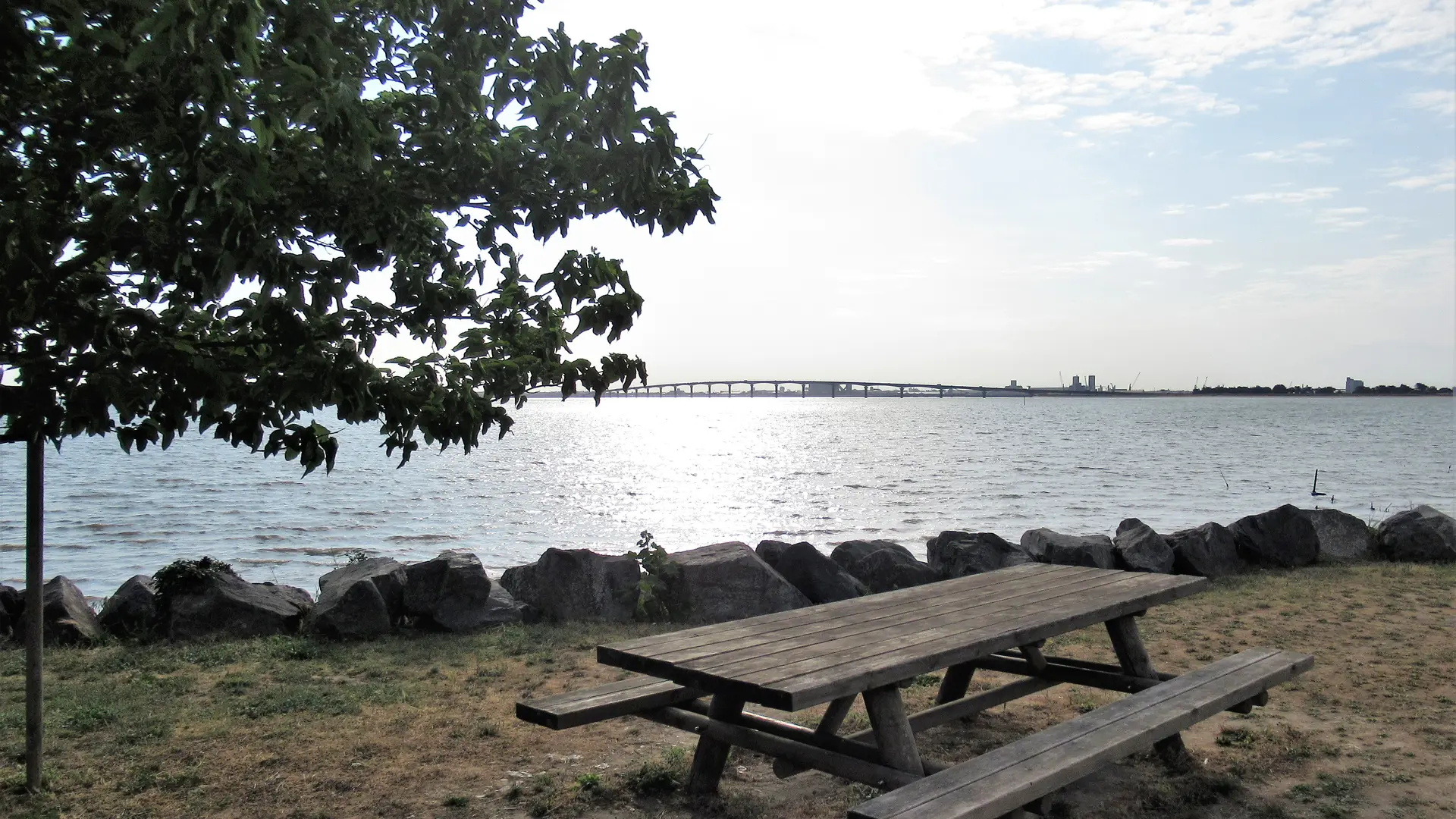 Corniche picnic tables