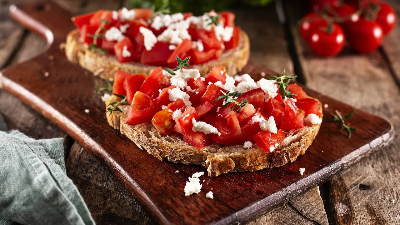 tartine de pain tomates et fromage