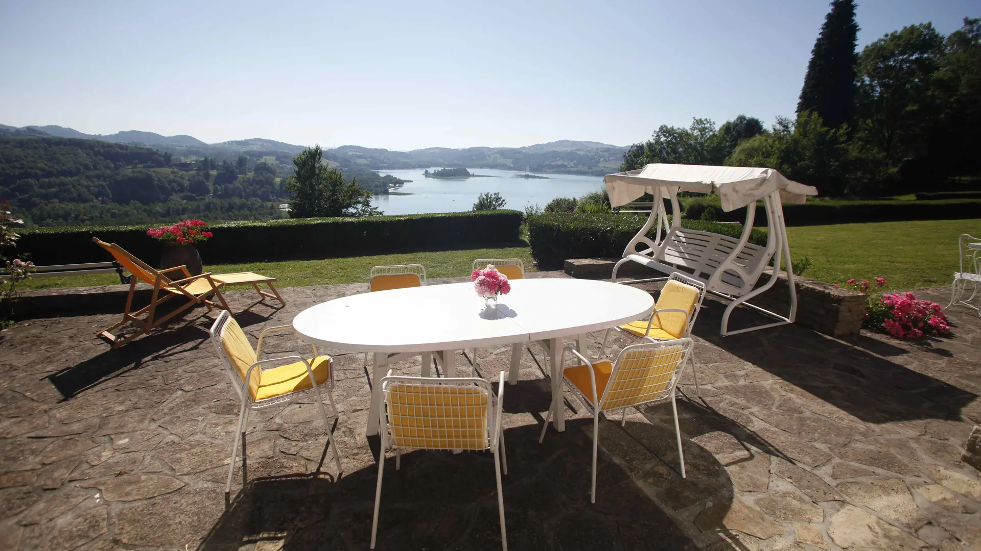 Gîte terrasse vue lac Aiguebelette-le-lac