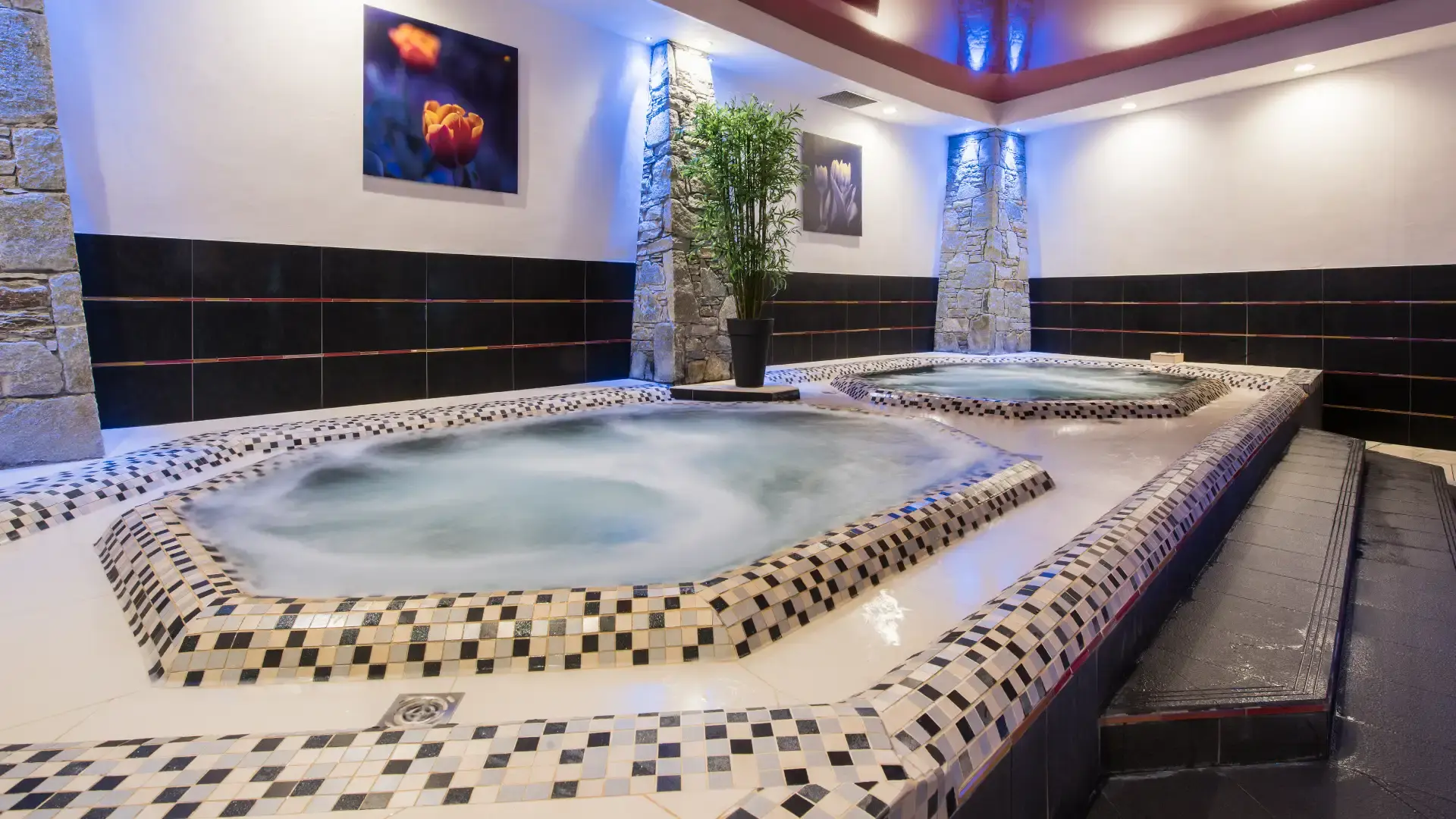 Jacuzzi area