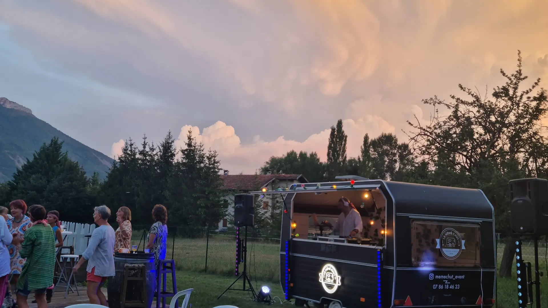 coucher de soleil sur le jardin