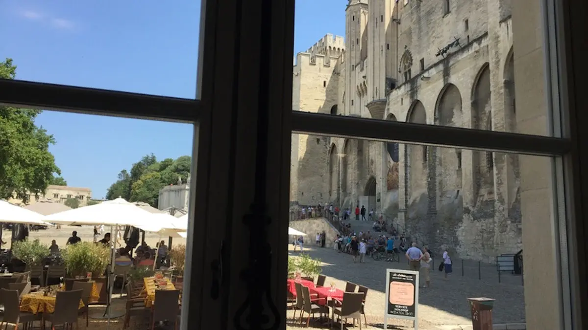 Vue sur place Palais