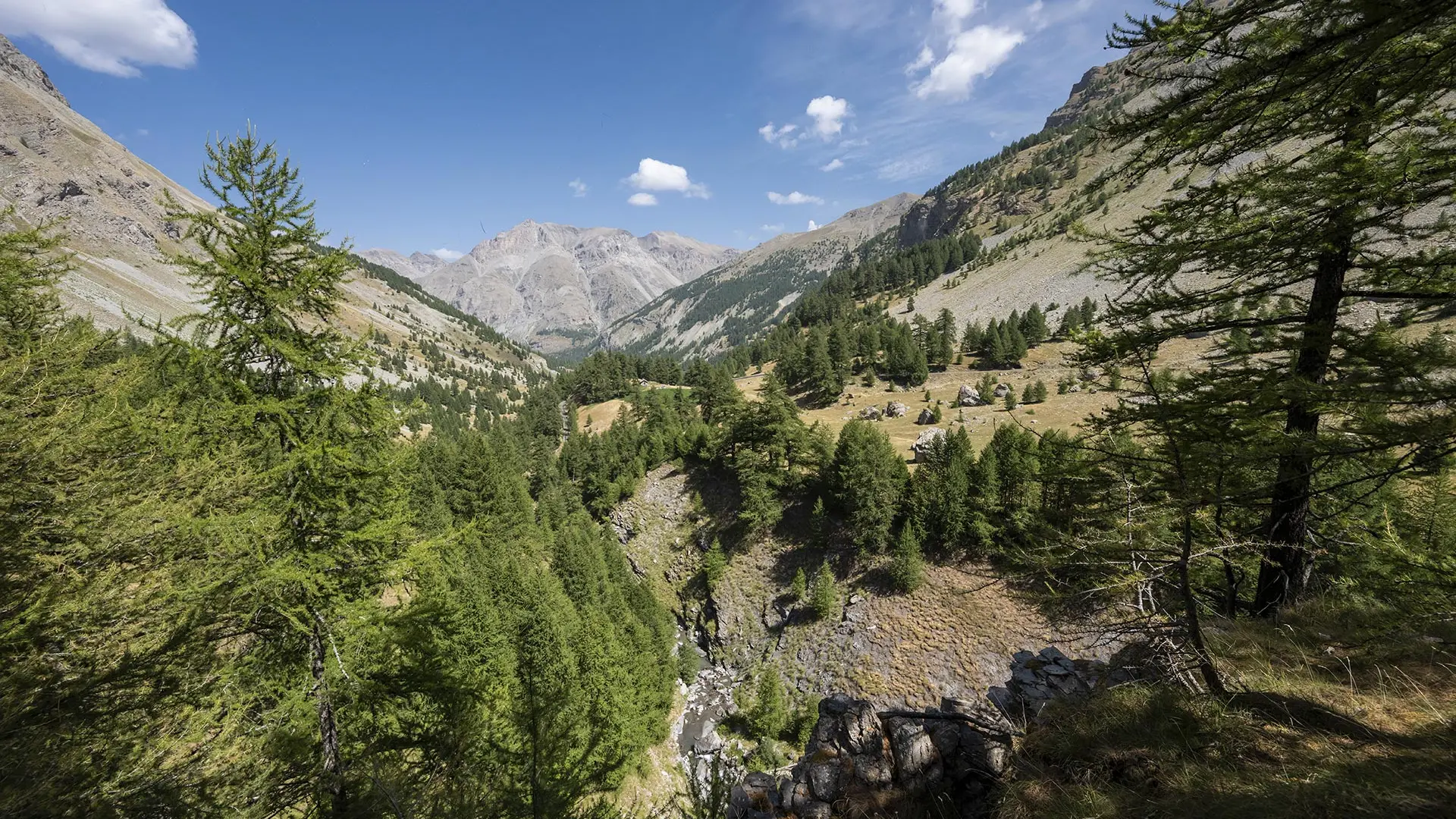 Tour de la Pierre Eclatée