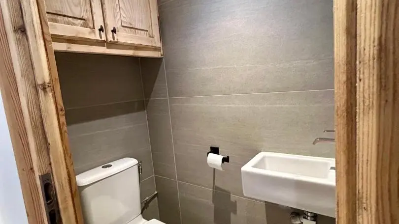 1er WC indépendant