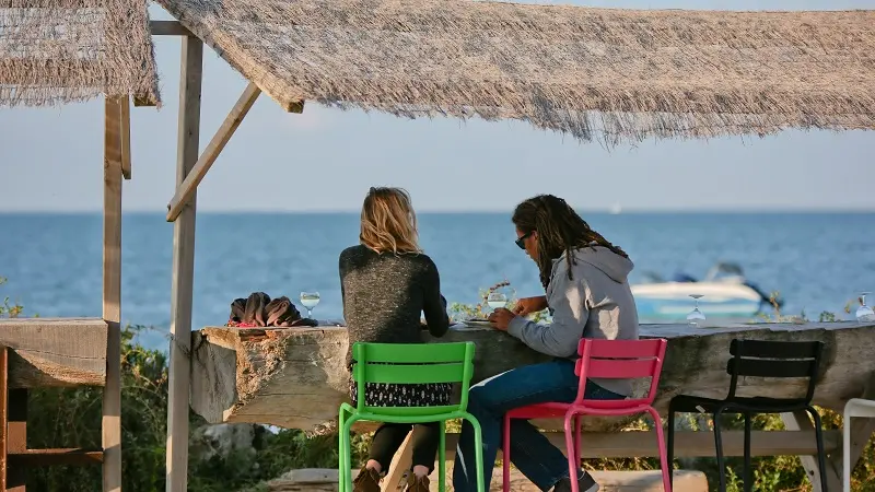 Terrasse vue sur l'océan