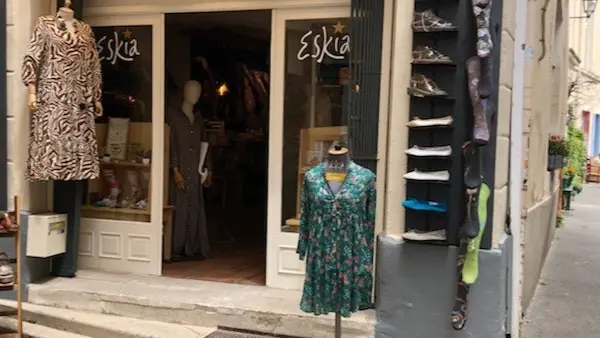 Eskia_L'Isle-sur-la-Sorgue devanture