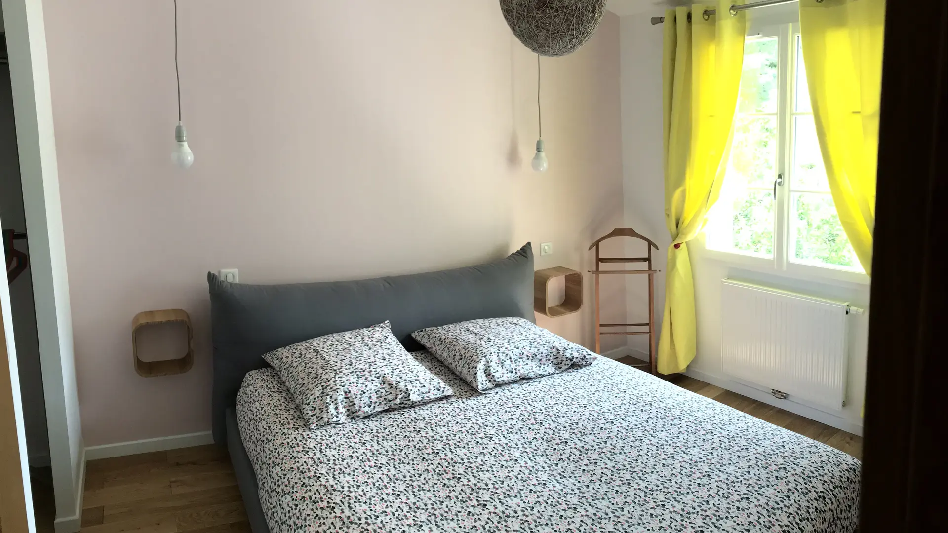 Garden Side Room