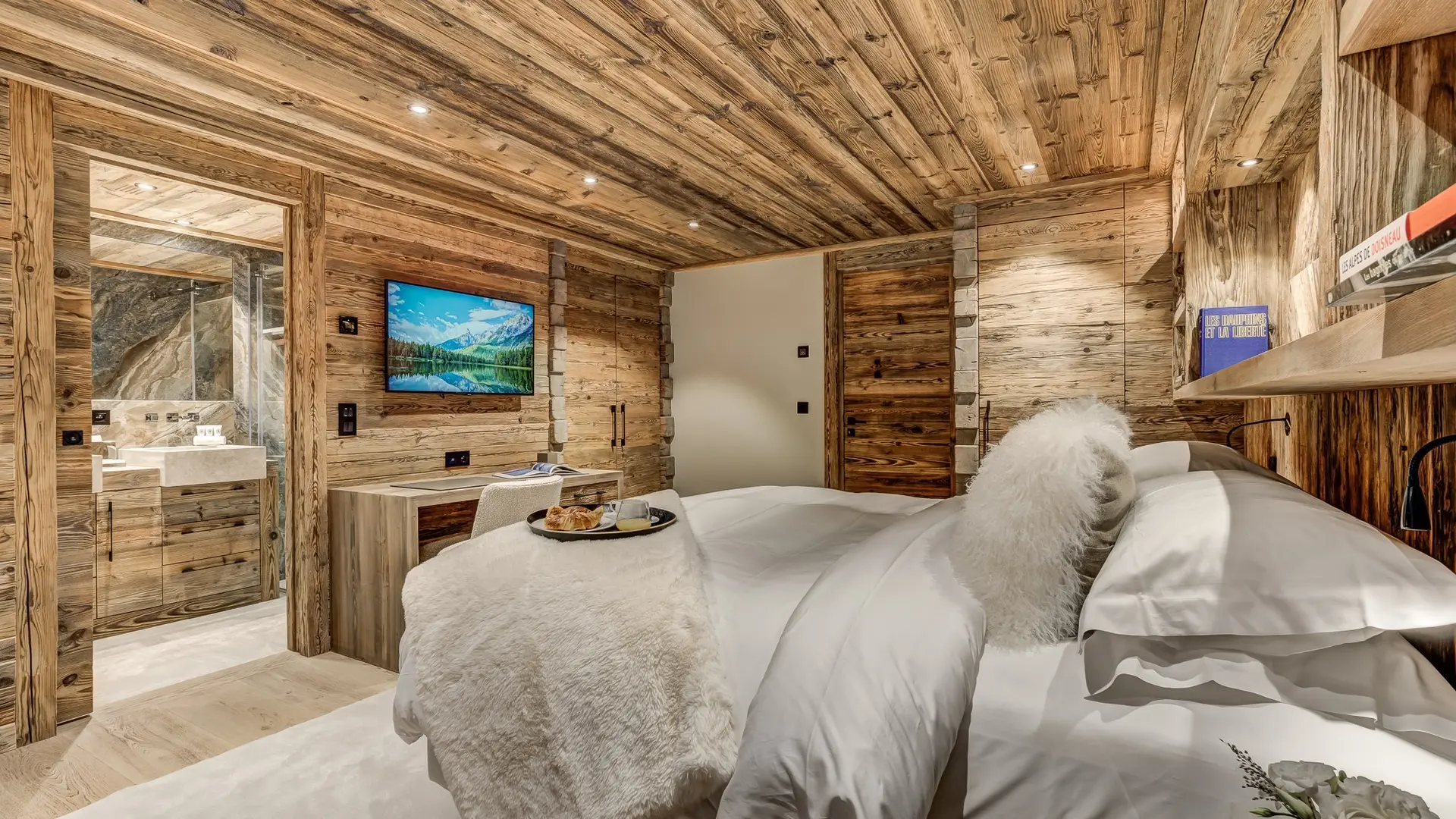 Chambre Maitre avec sa salle de bain privée au Chalet Azurite