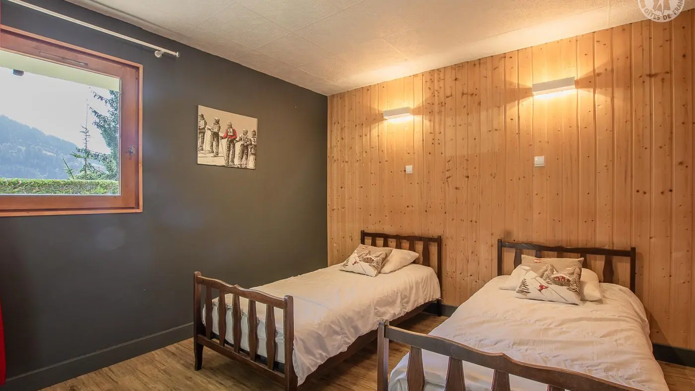 Chambre en rez-de-jardin du chalet