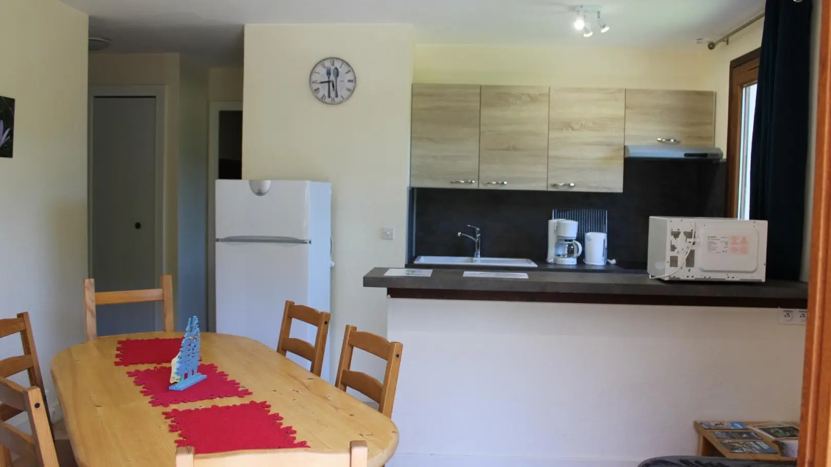 Gîte Les Faons-Séjour-Roubion Les Buisses-Gîtes de France des Alpes-Maritimes