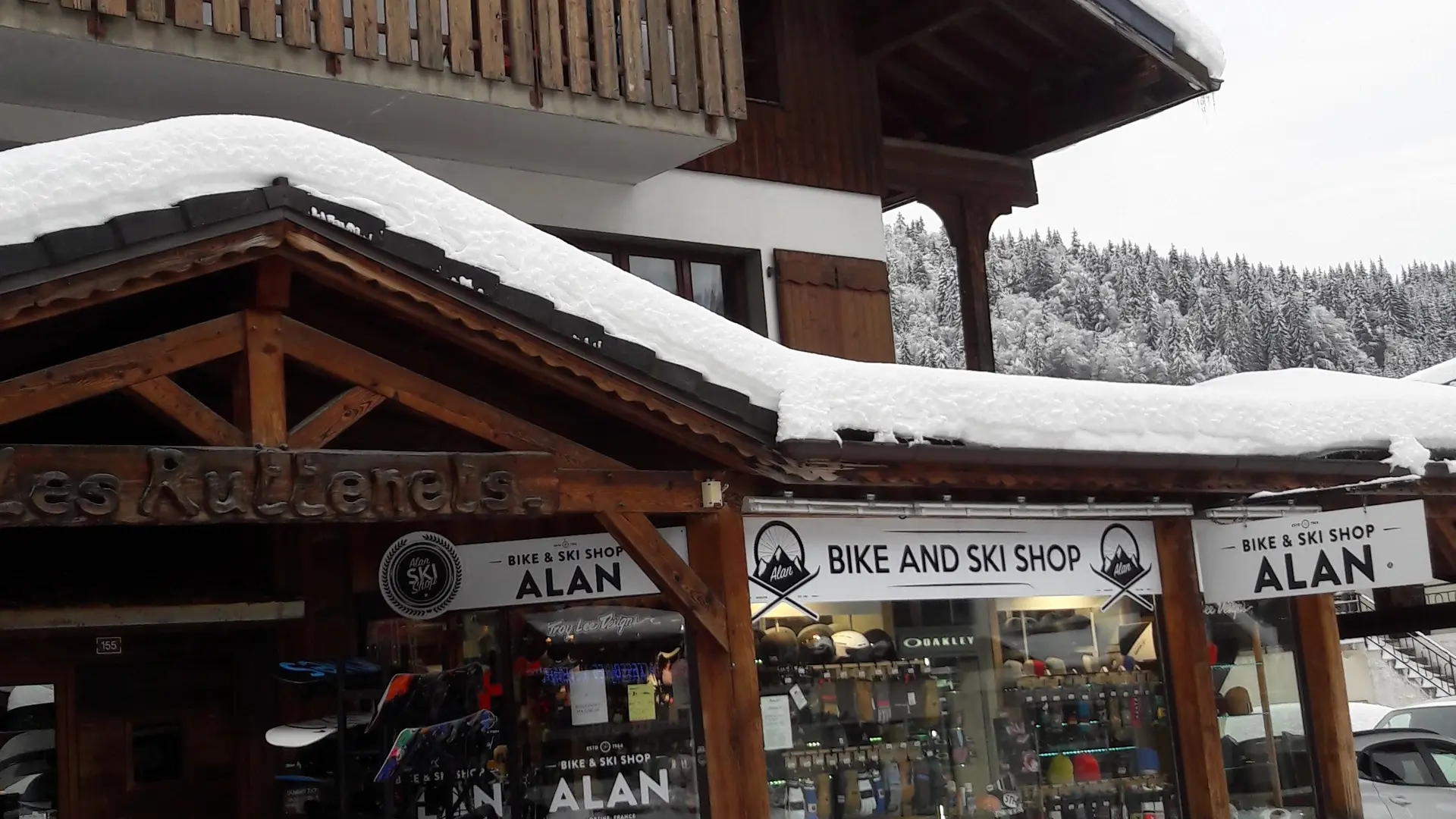 alan shop morzine