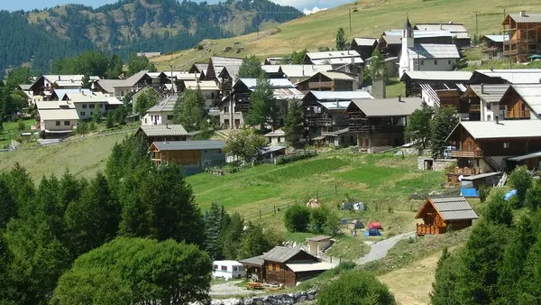 Vue paysage été du Camping de Chanterane