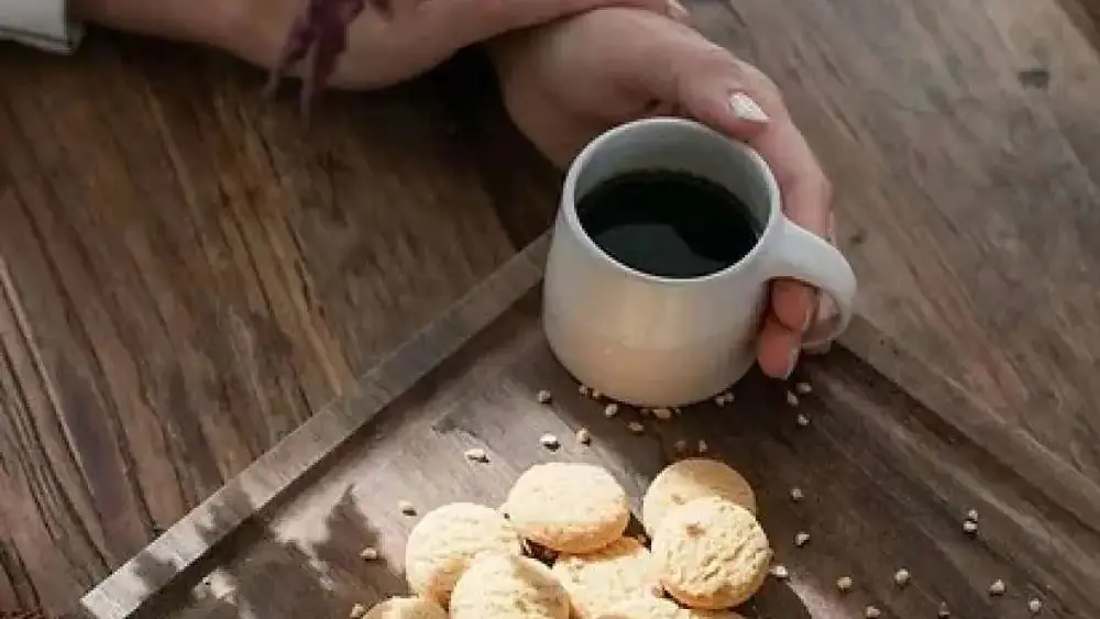 Le beau geste_Le Thor cookie avec un café