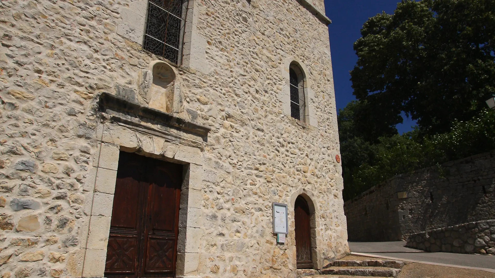 Entrée de l'église