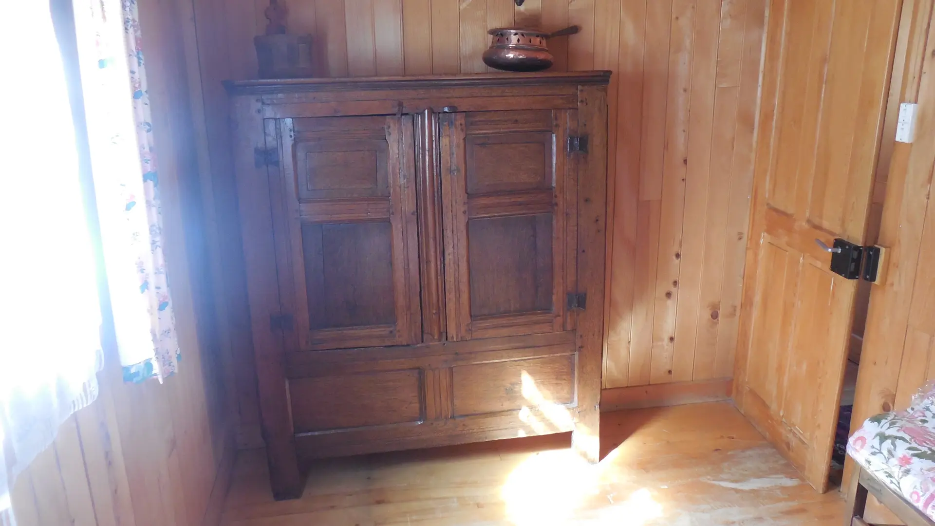 Armoire