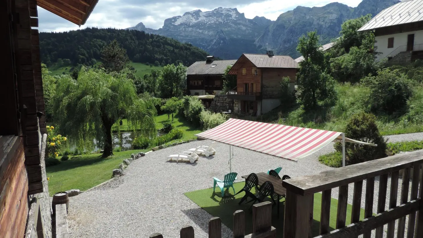 Terrasse extérieure avec vue sur la tournette