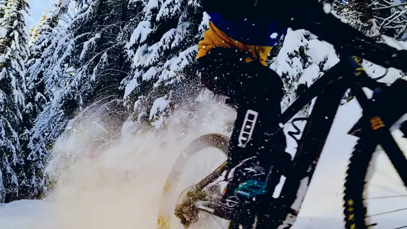 funk'e-bike soirée vtt electrique sur neige piste nocturne grand bornand