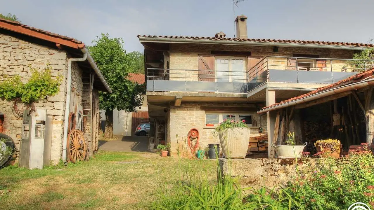 Vue de derrière le gîte