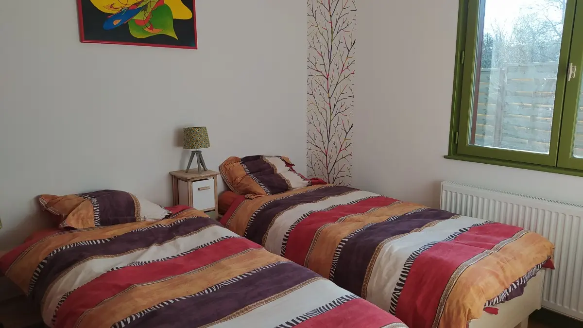 1 chambre avec 2 lits de 80 x 200 modulable en un grand lit de 160 x 200.